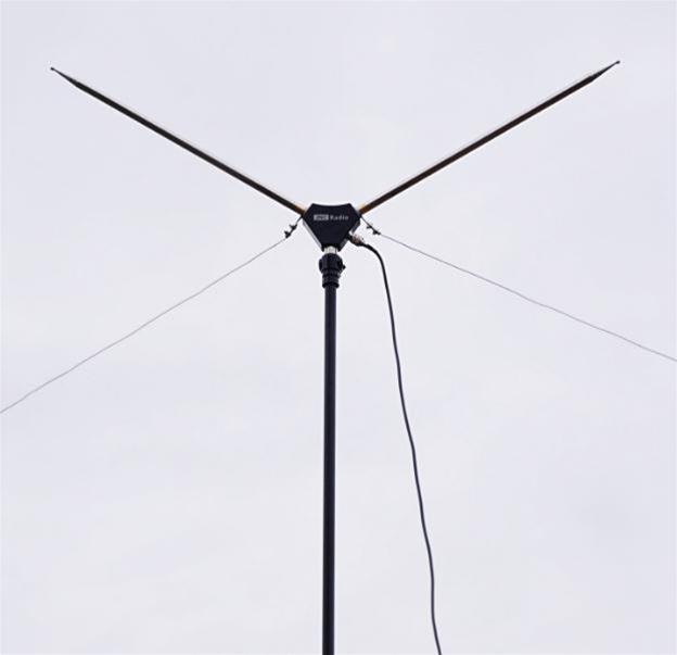 chelegance dipole antenna in the air